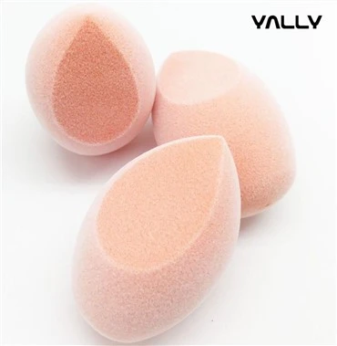 Mixér na make-up so šikmým vločkovaním z mikrovlákna